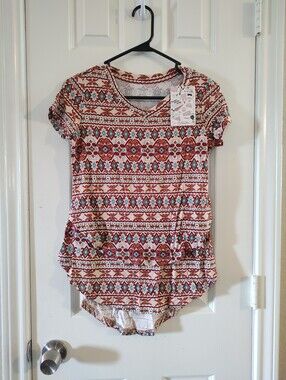 NWT Latched Mama V-Neck Nursing Tee 2.0 XXS Terracotta Oasis Discontinued Print